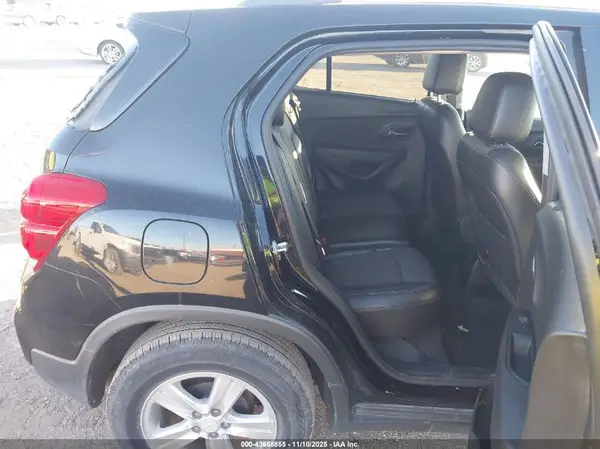 3GNCJLSB7LL302278 2020 CHEVROLET TRAX - Image 8