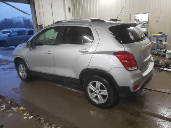 3GNCJLSB7LL302443 2020 CHEVROLET TRAX - Image 2