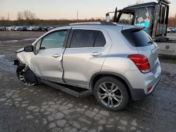 3GNCJLSB7LL309957 2020 CHEVROLET TRAX - Image 2