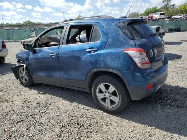 3GNCJLSB7LL319128 2020 CHEVROLET TRAX - Image 2