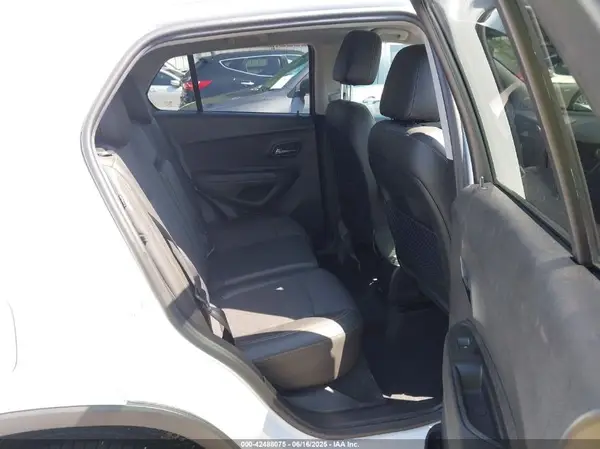 3GNCJLSB7LL320652 2020 CHEVROLET TRAX - Image 8