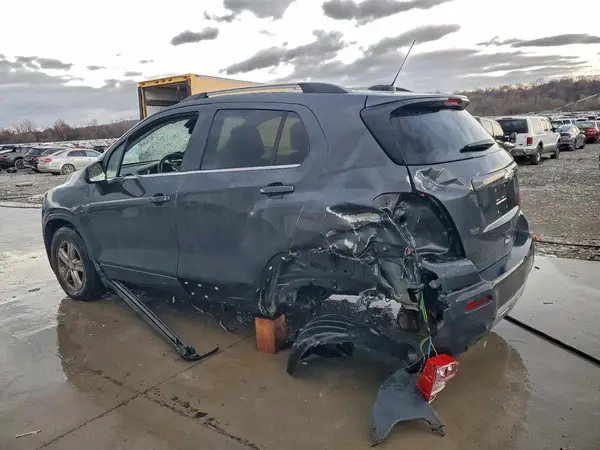 3GNCJLSB8GL167639 2016 CHEVROLET TRAX - Image 2