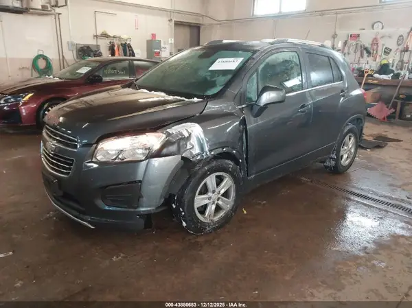3GNCJLSB8GL185803 2016 CHEVROLET TRAX - Image 2
