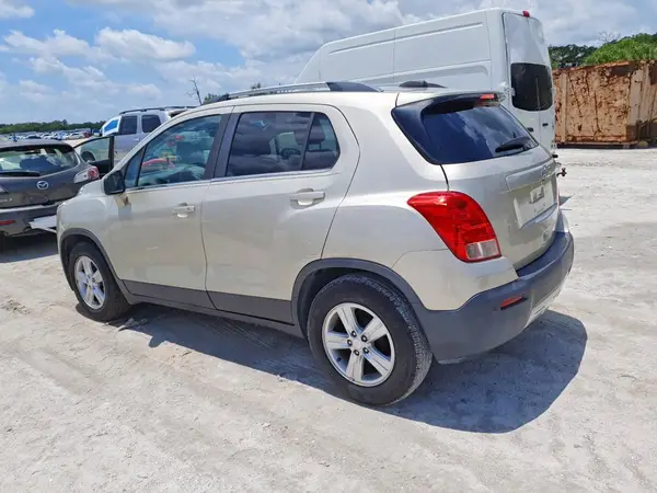 3GNCJLSB8GL243540 2016 CHEVROLET TRAX - Image 2