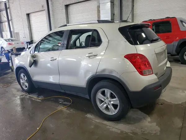 3GNCJLSB8GL253811 2016 CHEVROLET TRAX - Image 2