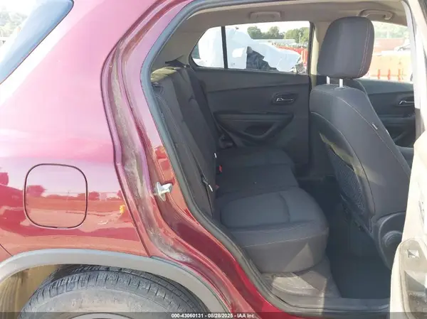 3GNCJLSB8HL132939 2017 CHEVROLET TRAX - Image 8