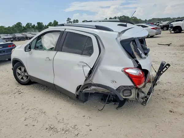 3GNCJLSB8HL142693 2017 CHEVROLET TRAX - Image 2