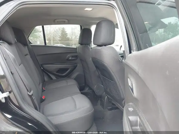 3GNCJLSB8HL165522 2017 CHEVROLET TRAX - Image 8