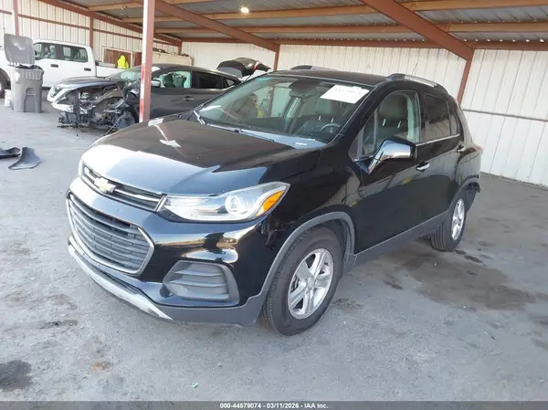 3GNCJLSB8HL210412 2017 CHEVROLET TRAX - Image 2