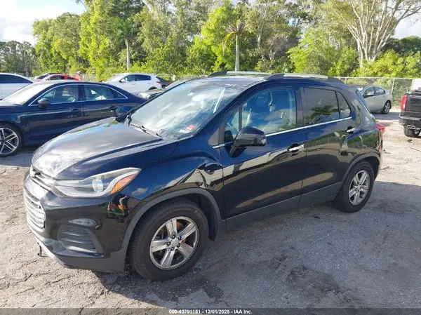 3GNCJLSB8HL238372 2017 CHEVROLET TRAX - Image 2