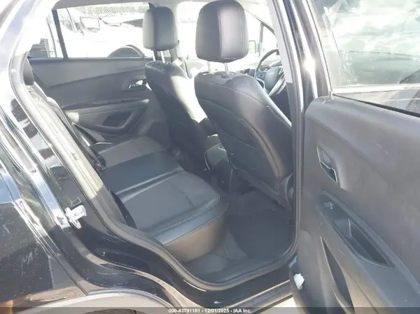 3GNCJLSB8HL238372 2017 CHEVROLET TRAX - Image 8