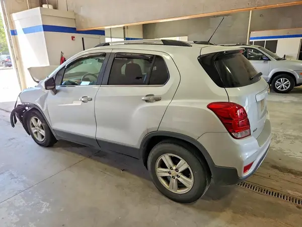 3GNCJLSB8HL263983 2017 CHEVROLET TRAX - Image 2