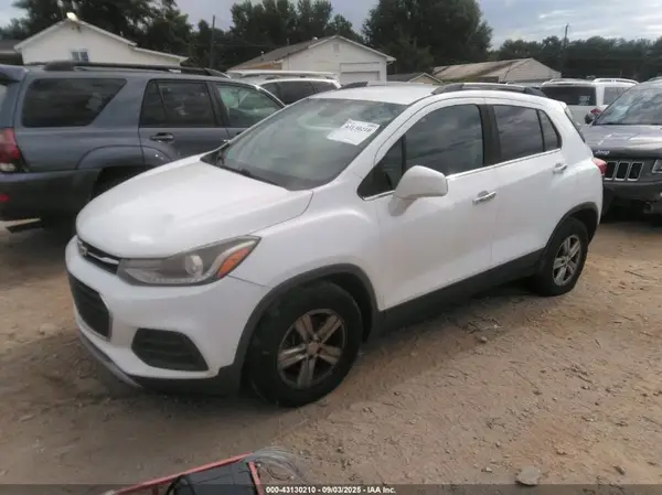 3GNCJLSB8HL275521 2017 CHEVROLET TRAX - Image 2