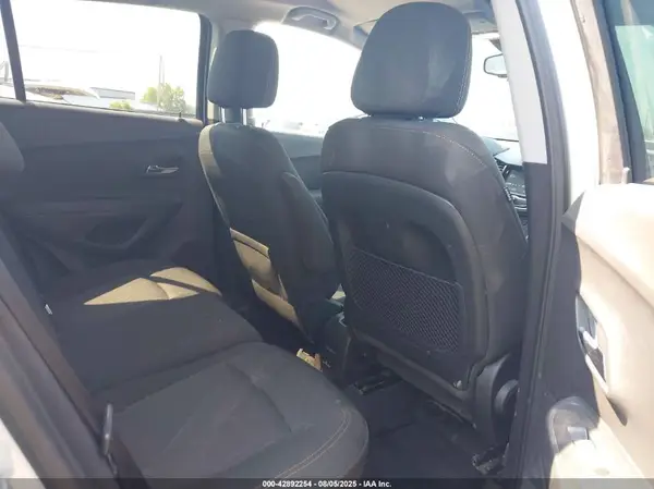 3GNCJLSB8HL279245 2017 CHEVROLET TRAX - Image 8