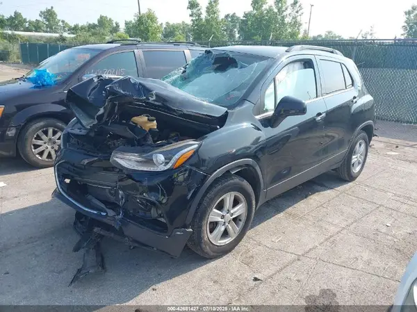 3GNCJLSB8HL279455 2017 CHEVROLET TRAX - Image 2