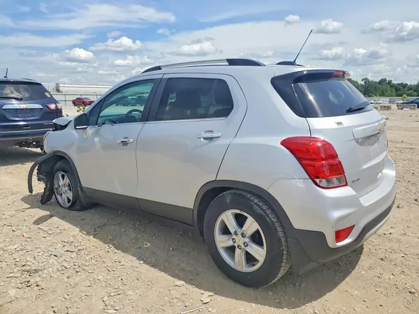 3GNCJLSB8JL152212 2018 CHEVROLET TRAX - Image 2