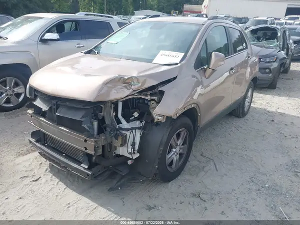 3GNCJLSB8JL169818 2018 CHEVROLET TRAX - Image 2