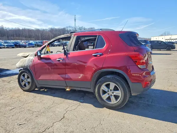 3GNCJLSB8JL170516 2018 CHEVROLET TRAX - Image 2