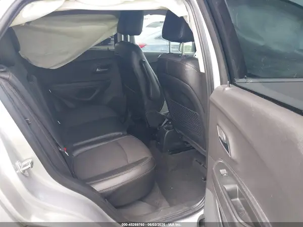 3GNCJLSB8JL197070 2018 CHEVROLET TRAX - Image 8