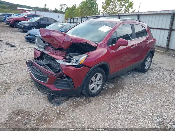 3GNCJLSB8JL206754 2018 CHEVROLET TRAX - Image 2