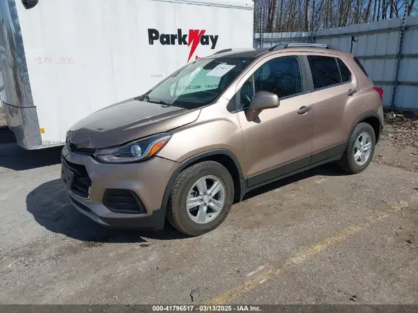 3GNCJLSB8JL207404 2018 CHEVROLET TRAX - Image 2
