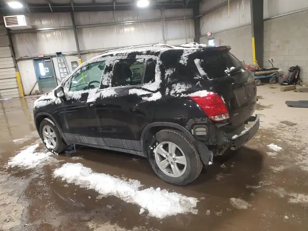 3GNCJLSB8JL257090 2018 CHEVROLET TRAX - Image 2