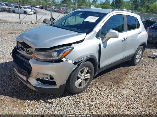 3GNCJLSB8JL265206 2018 CHEVROLET TRAX - Image 2