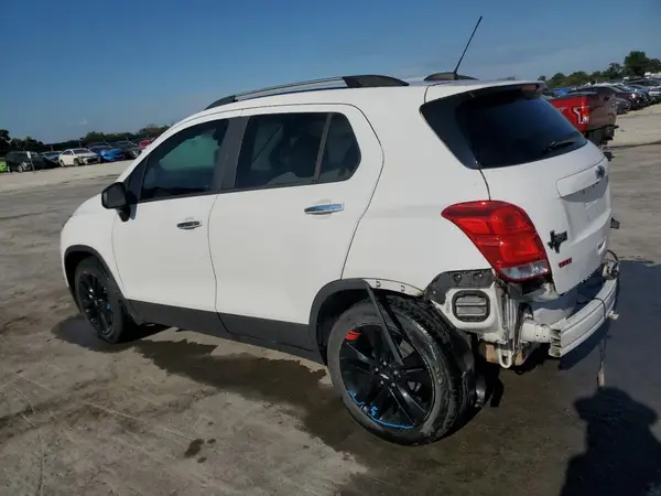 3GNCJLSB8JL294673 2018 CHEVROLET TRAX - Image 2