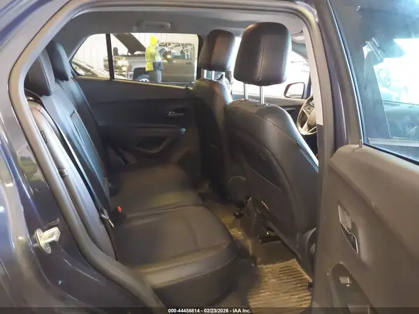 3GNCJLSB8JL328983 2018 CHEVROLET TRAX - Image 8