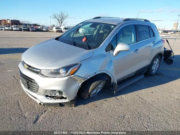 3GNCJLSB8JL329518 2018 CHEVROLET TRAX - Image 2