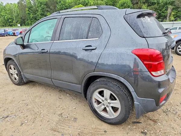 3GNCJLSB8JL350840 2018 CHEVROLET TRAX - Image 2