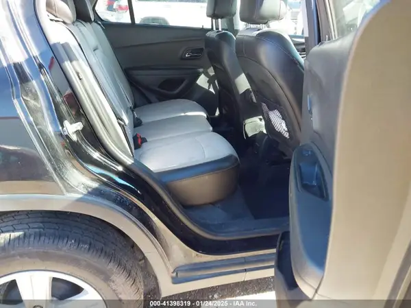 3GNCJLSB8JL358436 2018 CHEVROLET TRAX - Image 8