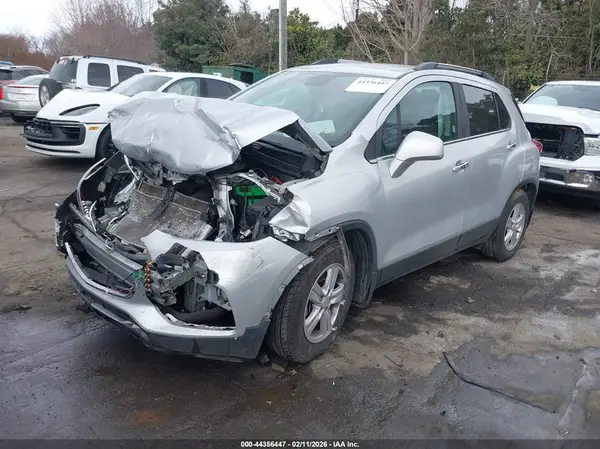 3GNCJLSB8JL363846 2018 CHEVROLET TRAX - Image 2