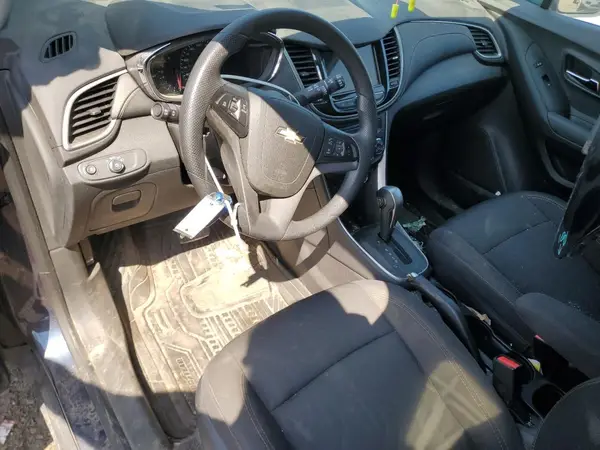 3GNCJLSB8JL365483 2018 CHEVROLET TRAX - Image 8
