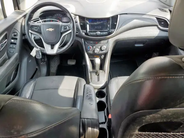 3GNCJLSB8JL371543 2018 CHEVROLET TRAX - Image 8
