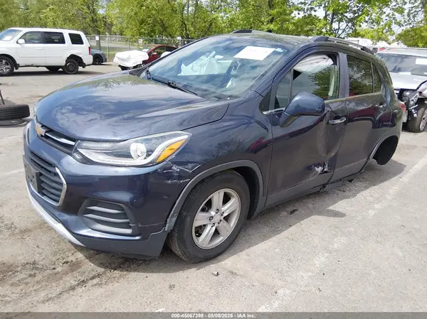 3GNCJLSB8JL395776 2018 CHEVROLET TRAX - Image 2
