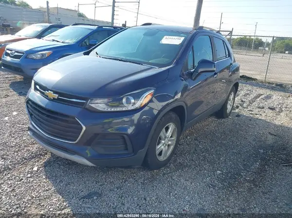 3GNCJLSB8JL399701 2018 CHEVROLET TRAX - Image 2