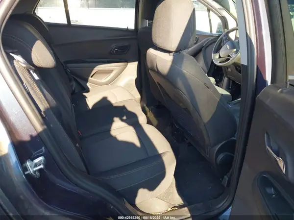 3GNCJLSB8JL399701 2018 CHEVROLET TRAX - Image 8