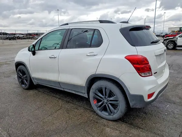 3GNCJLSB8JL406145 2018 CHEVROLET TRAX - Image 2
