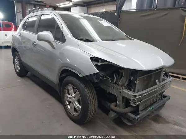 3GNCJLSB8KL140224 2019 CHEVROLET TRAX - Image 1