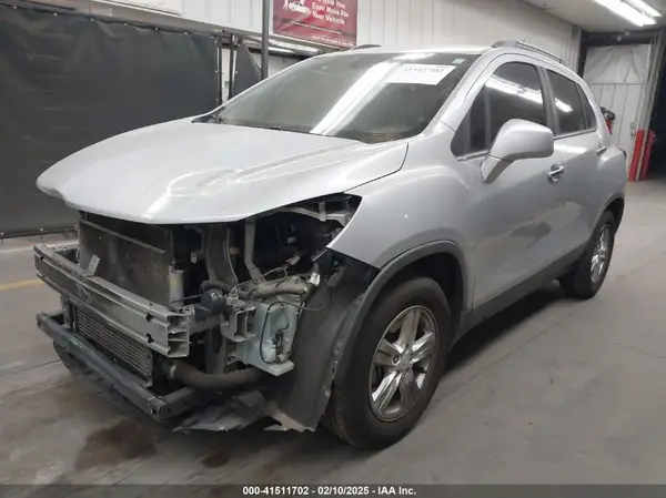 3GNCJLSB8KL140224 2019 CHEVROLET TRAX - Image 2