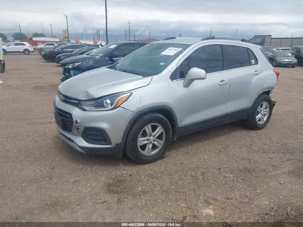 3GNCJLSB8KL164037 2019 CHEVROLET TRAX - Image 2