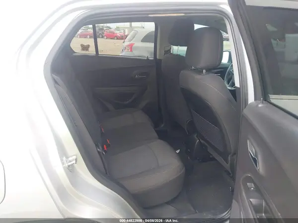3GNCJLSB8KL164037 2019 CHEVROLET TRAX - Image 8