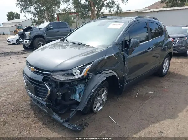 3GNCJLSB8KL166709 2019 CHEVROLET TRAX - Image 2