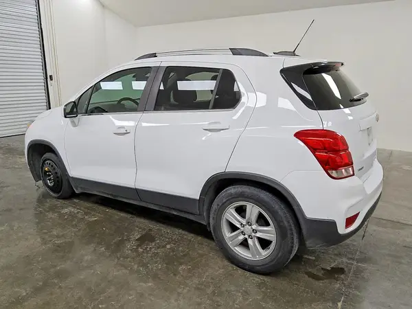 3GNCJLSB8KL183297 2019 CHEVROLET TRAX - Image 2