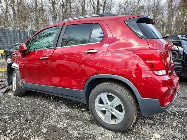 3GNCJLSB8KL186006 2019 CHEVROLET TRAX - Image 2
