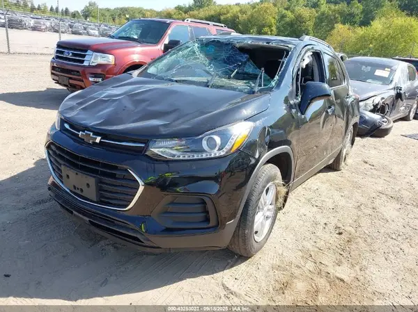 3GNCJLSB8KL207825 2019 CHEVROLET TRAX - Image 2
