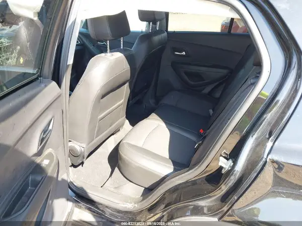 3GNCJLSB8KL207825 2019 CHEVROLET TRAX - Image 8