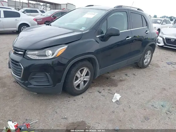 3GNCJLSB8KL213334 2019 CHEVROLET TRAX - Image 2
