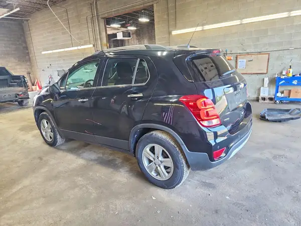 3GNCJLSB8KL229470 2019 CHEVROLET TRAX - Image 2